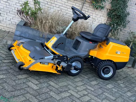 Stiga Gebruikte frontmaaier park compact VERKOCHT