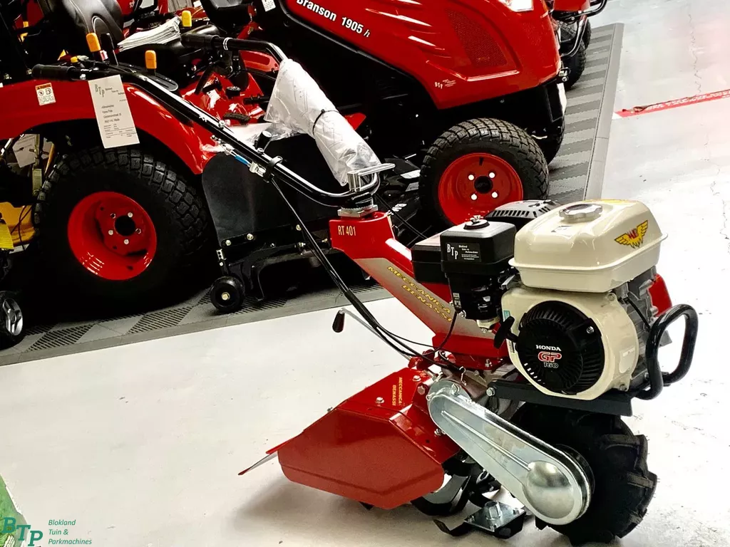 Benassi Smalle prof tuinfrees Benassi rt401 met Honda motor freesmachine